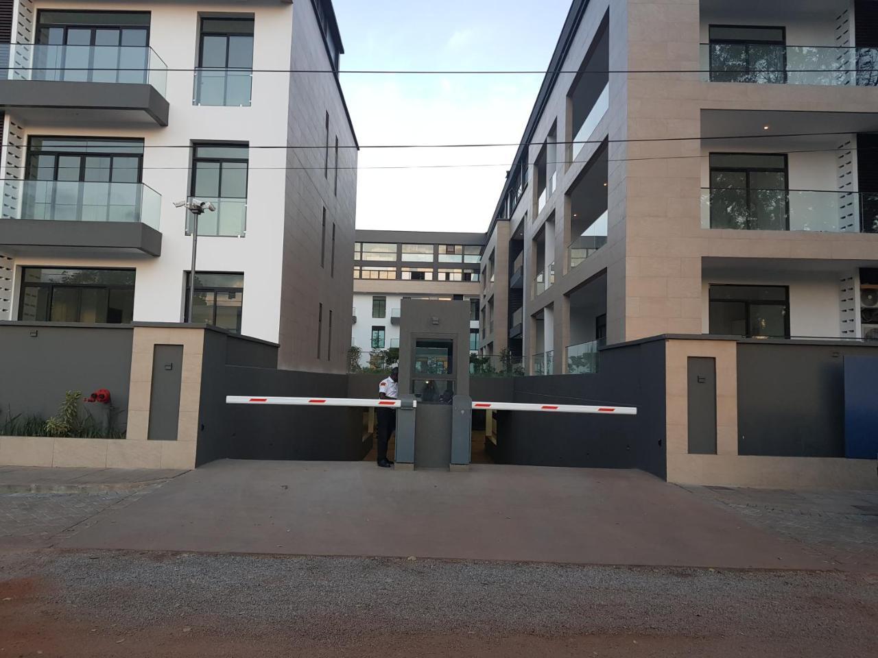 Embassy Gardens Studio Acra Exterior foto